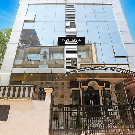 Super Townhouse Cantonment Varanasi Formerly Sarin Inn Εξωτερικό φωτογραφία