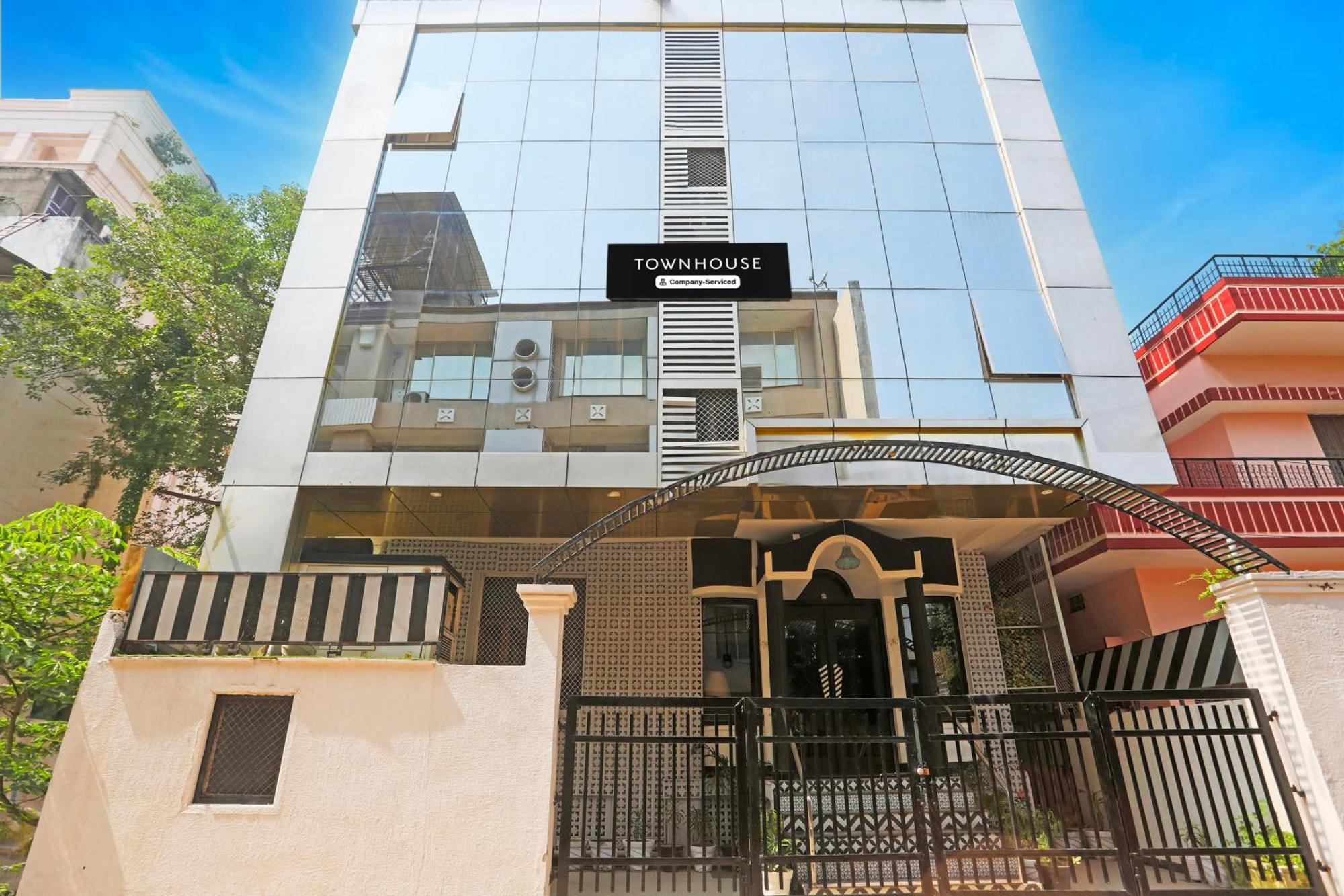 Super Townhouse Cantonment Varanasi Formerly Sarin Inn Εξωτερικό φωτογραφία
