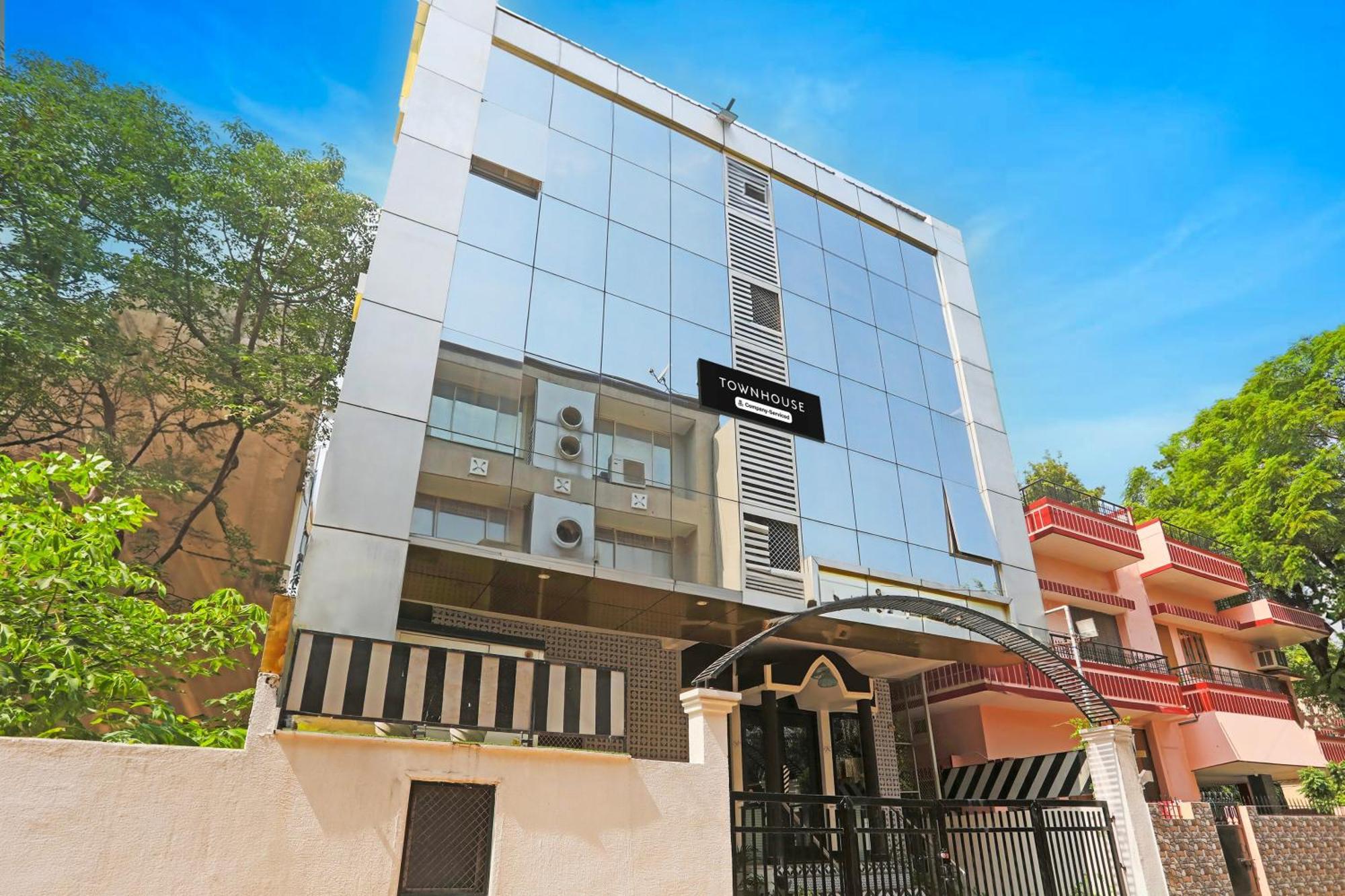 Super Townhouse Cantonment Varanasi Formerly Sarin Inn Εξωτερικό φωτογραφία