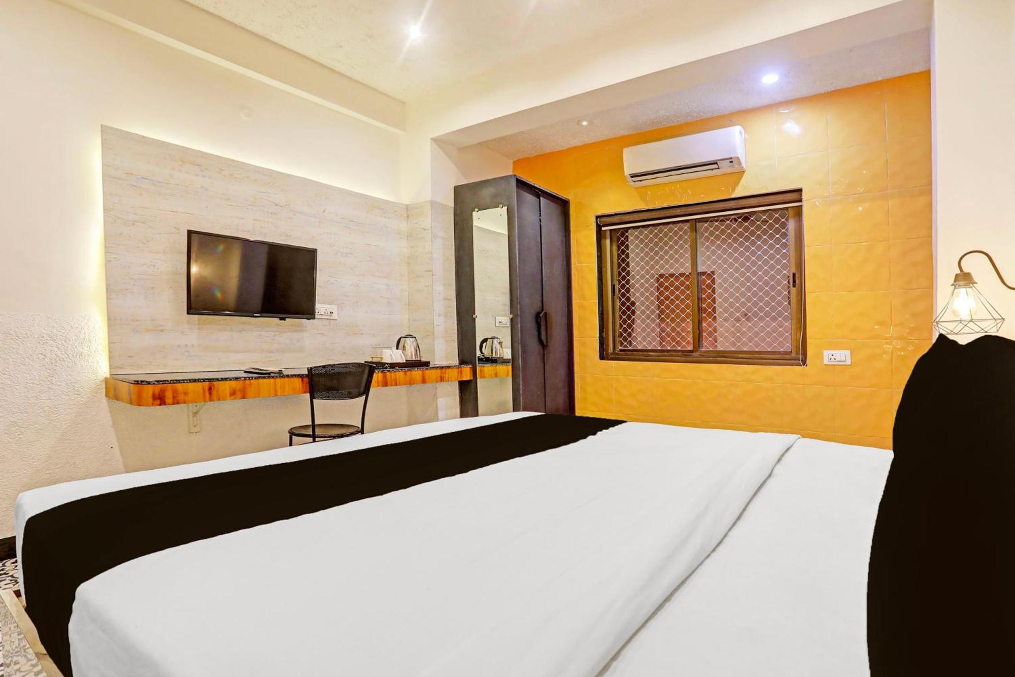 Super Townhouse Cantonment Varanasi Formerly Sarin Inn Εξωτερικό φωτογραφία
