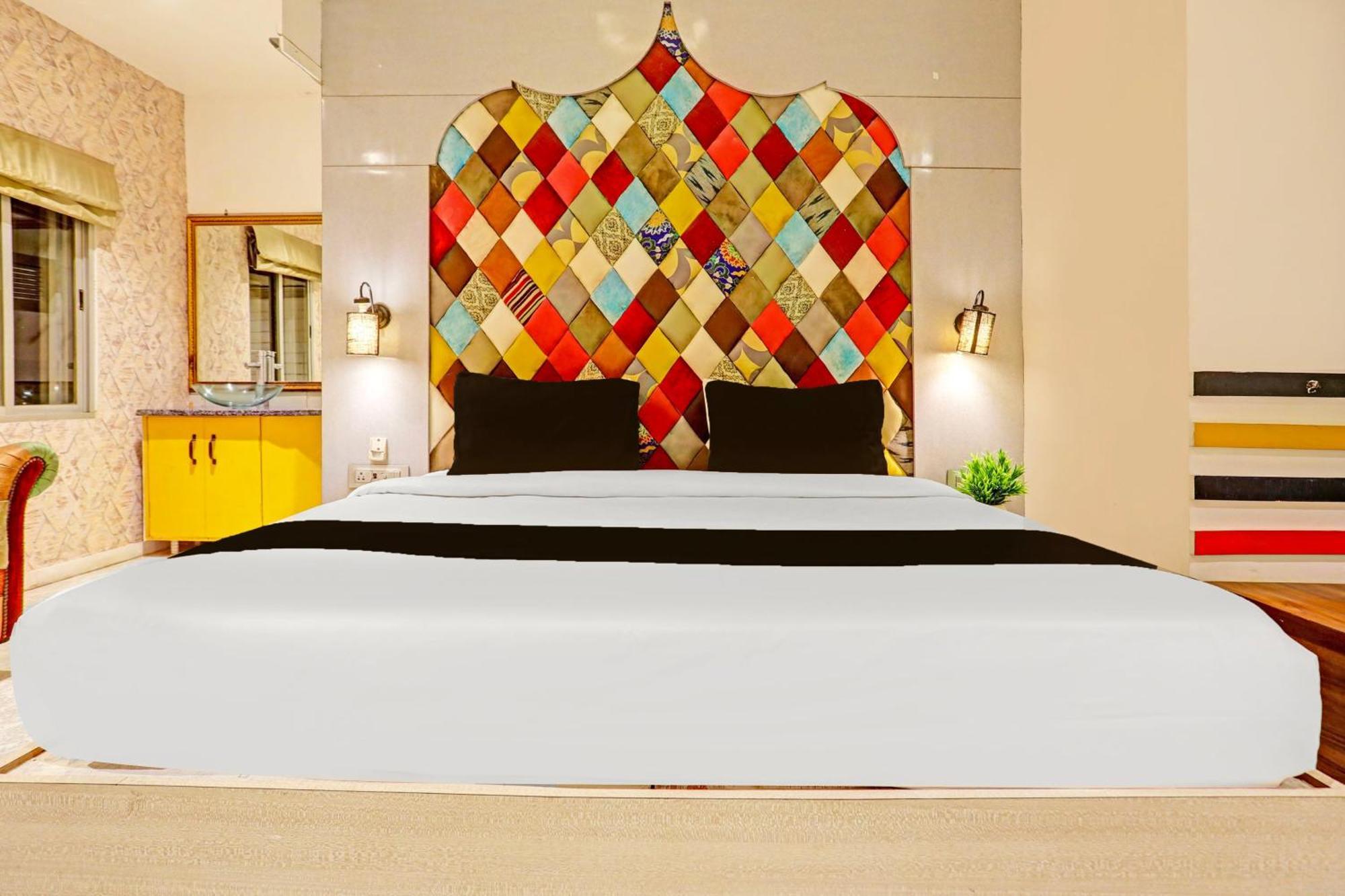 Super Townhouse Cantonment Varanasi Formerly Sarin Inn Εξωτερικό φωτογραφία