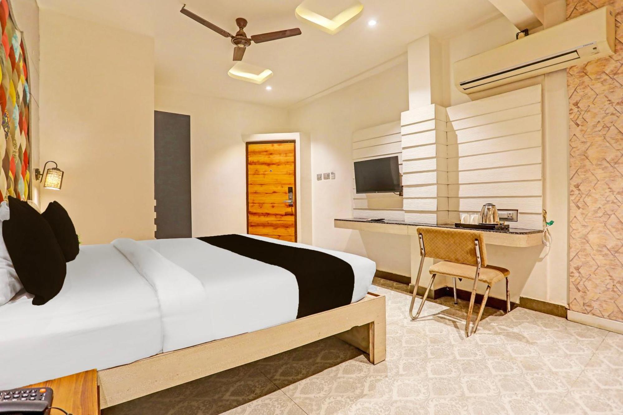 Super Townhouse Cantonment Varanasi Formerly Sarin Inn Εξωτερικό φωτογραφία