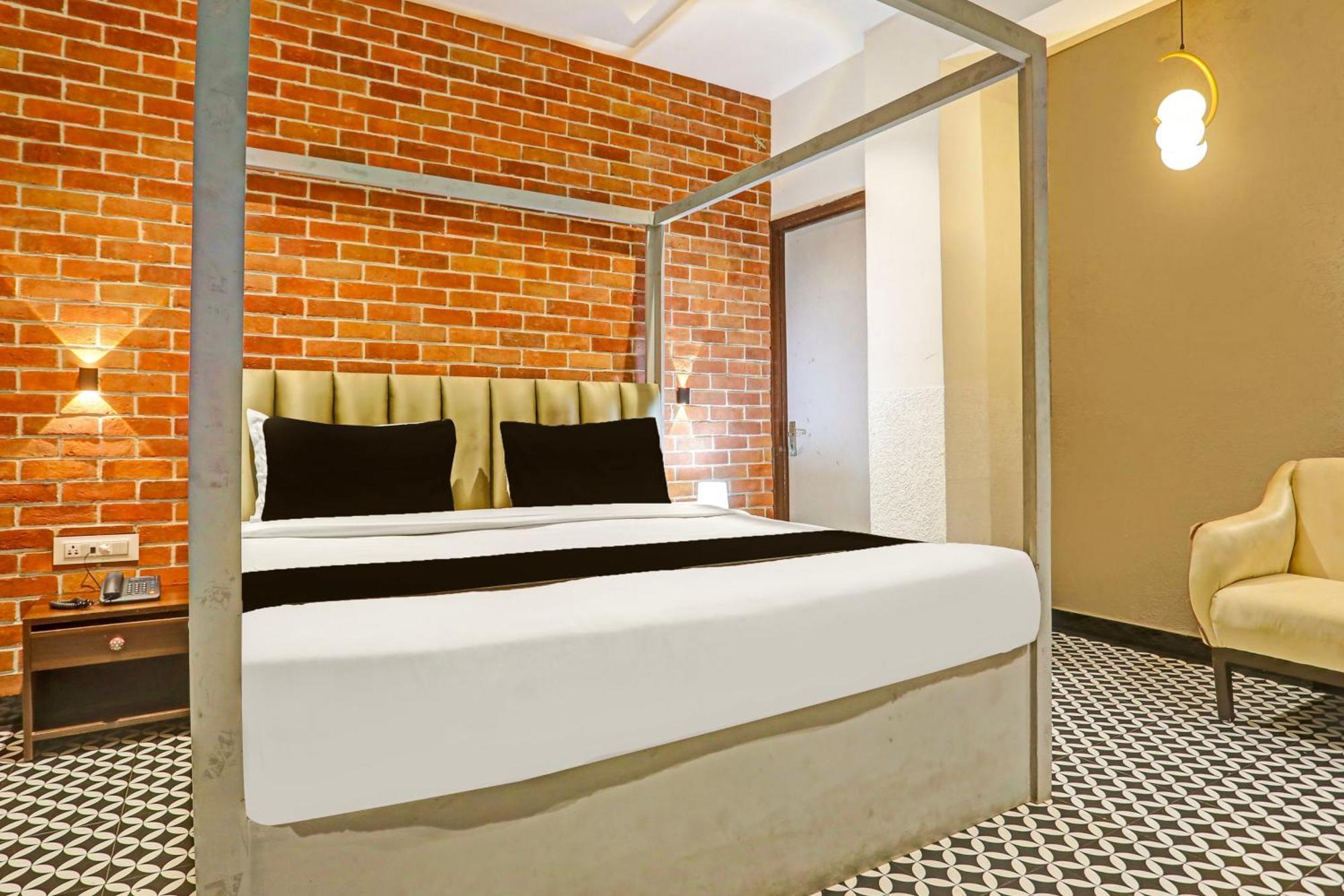 Super Townhouse Cantonment Varanasi Formerly Sarin Inn Εξωτερικό φωτογραφία